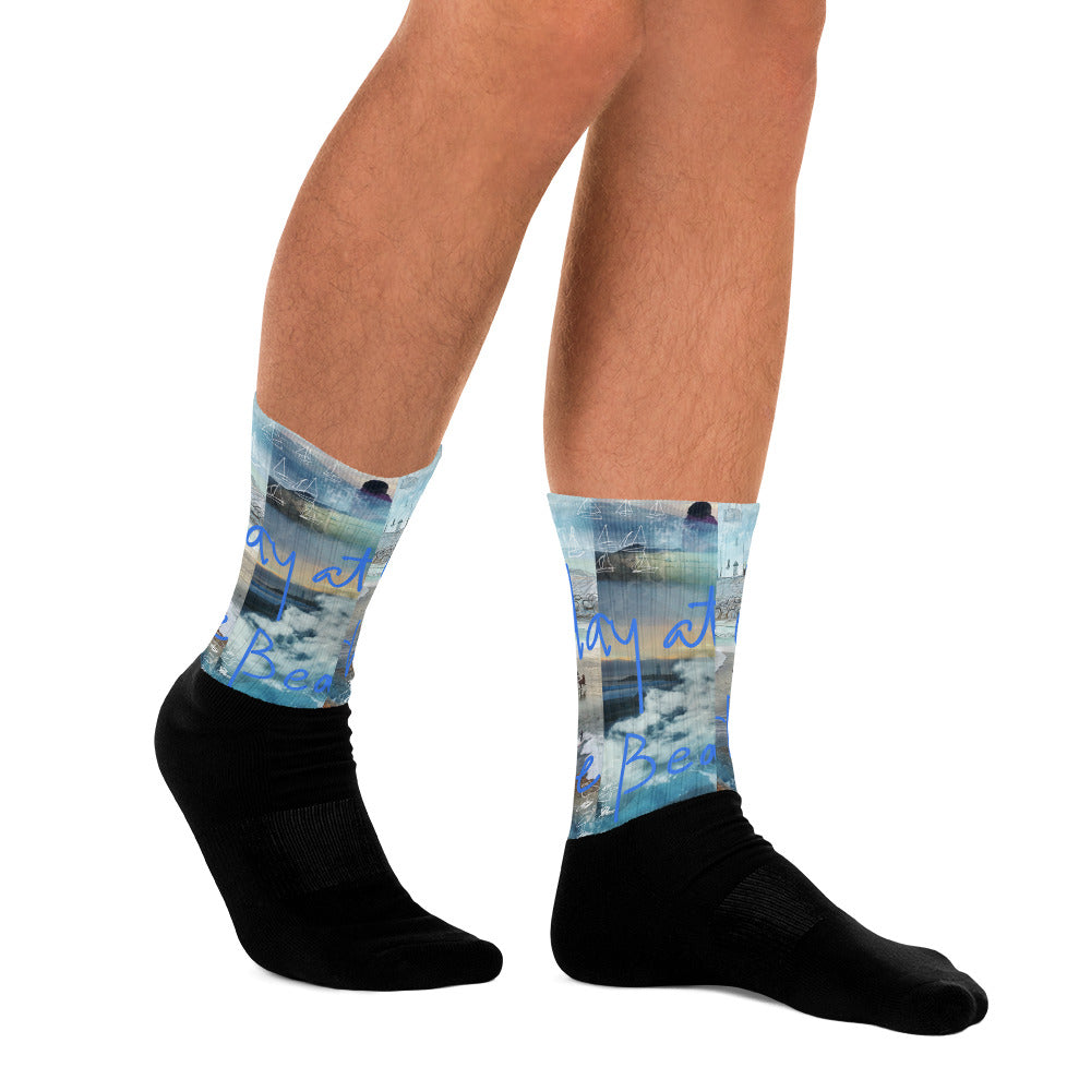 A DAY AT THE BEACH - Unisex Socks Per Pair